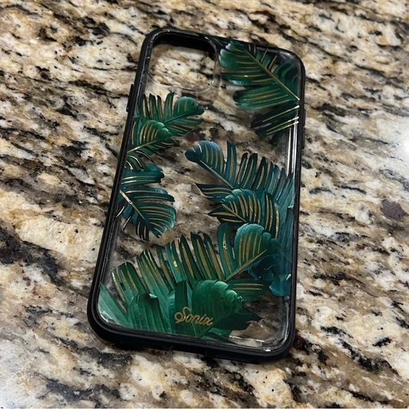 (3) Cases (iPhone 11 ProMax/XS) - Picture 7 of 11